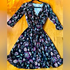 Size small Leota wrap dress. Excellent condition. Worn once